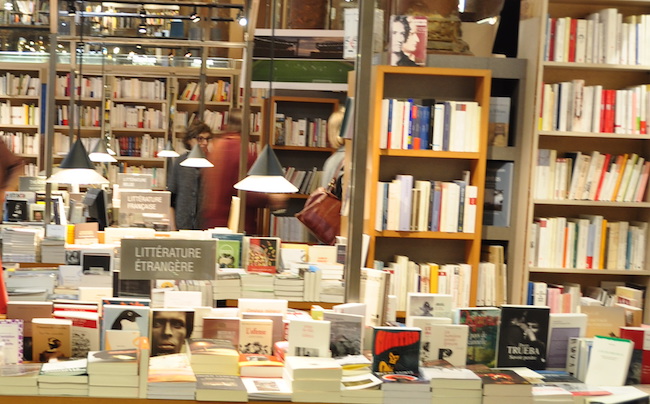 En raison du confinement lié à l'épidémie du covid-19, les librairies sont fermées depuis le 14 Mars en France. ©TreviersNAJA