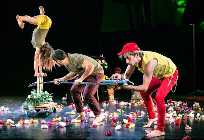 Zenzero e cannella parigi, un des spectacles programmés par la Biennale Internationale des arts du cirque à Marseille. DR