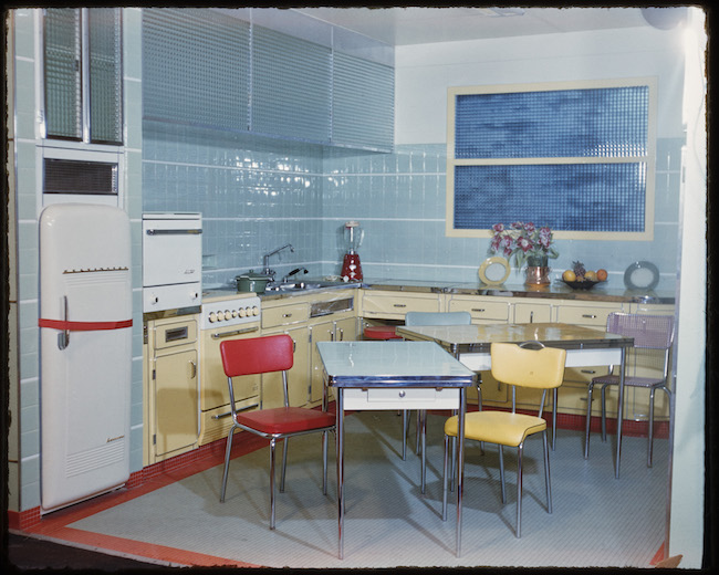 Une cuisine moderne au Salon des arts ménagers. Studio Orto, 1957-1960. © Musée des Arts décoratifs, Paris 