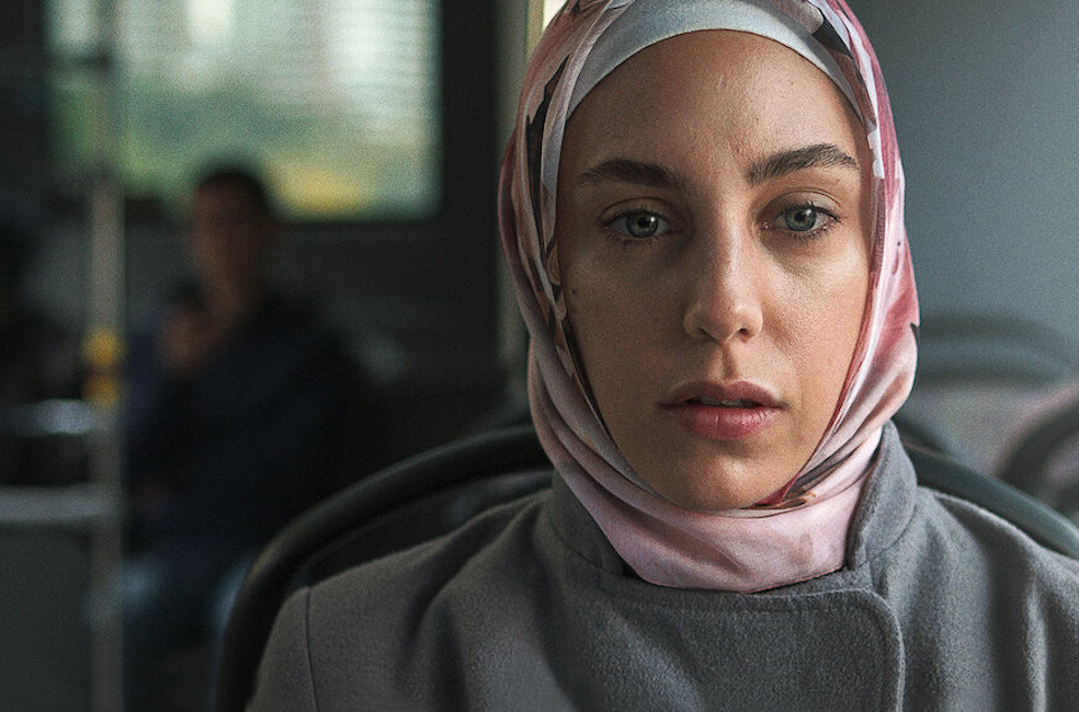 Bir Baskadir (Ethos), une série turque très contemporaine sur Netflix.