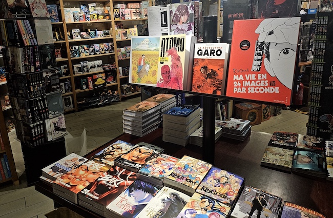 Le rayon Manga d'une librairie © Pan/NAJA