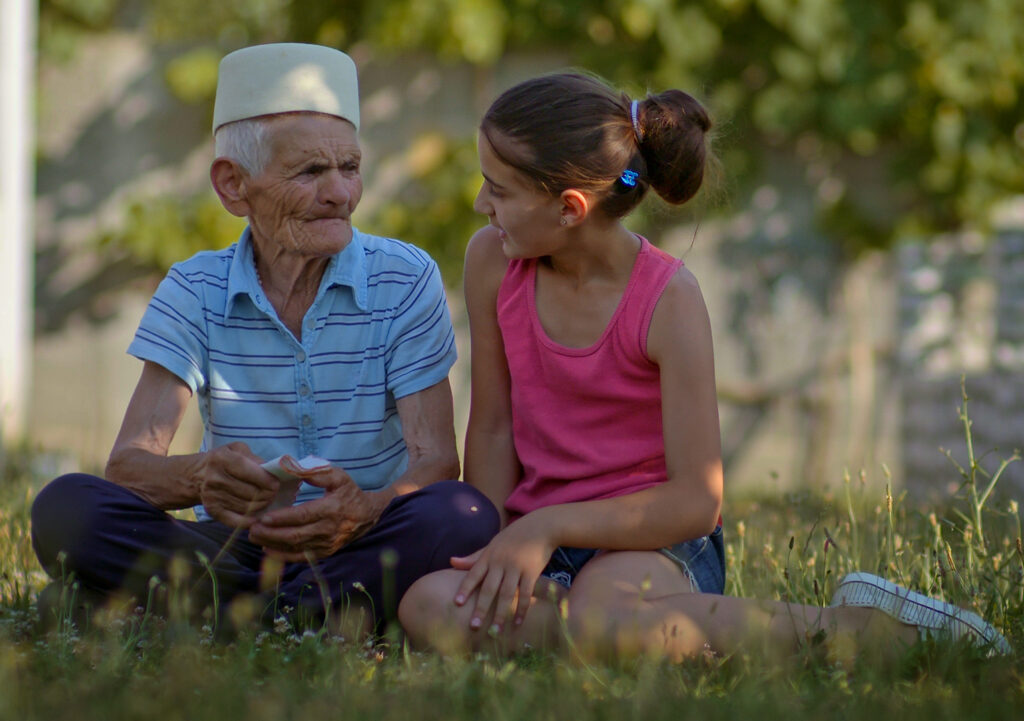 Extrait du documentaire House with a Voice de Kristine Nrecaj et Birthe Templin.