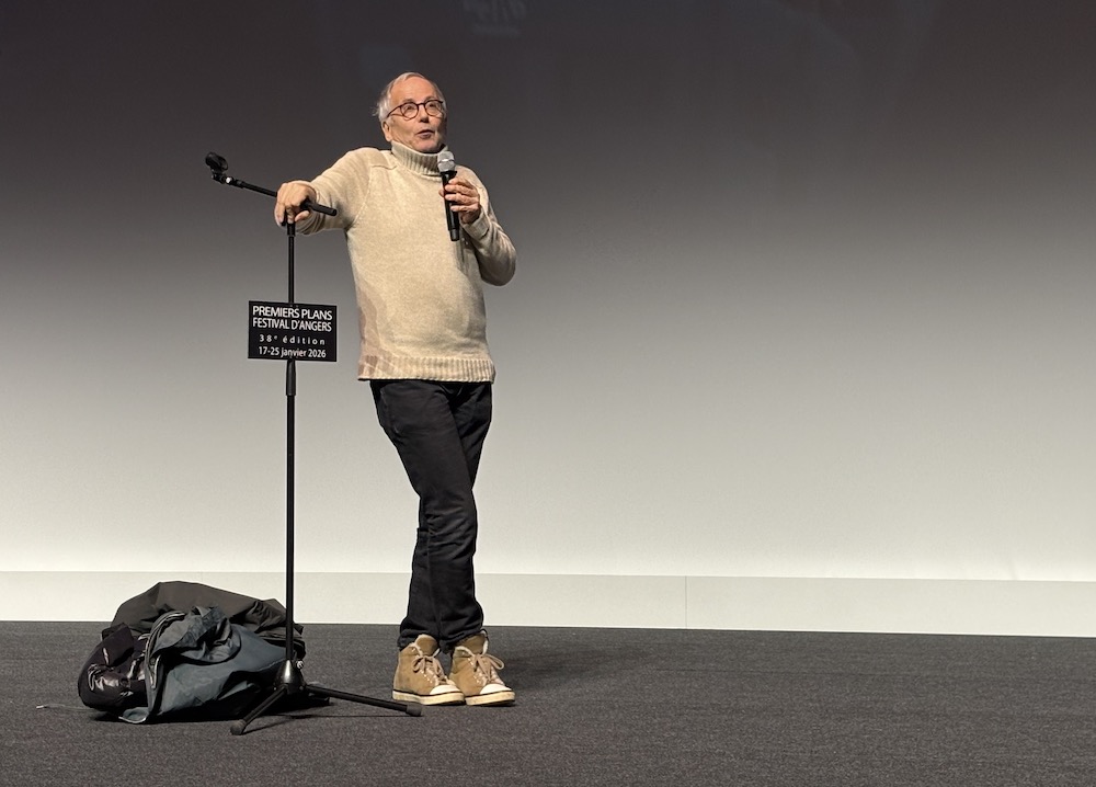 Fabrice Luchini fait son show sur la scène du festival Premiers Plans d'Angers le 17 janvier. ©Rivaud/NAJA