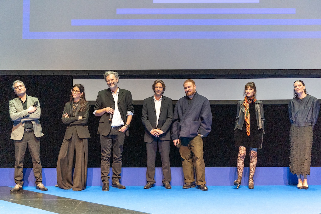Pour l'avant-première de Ethernel à Séries Mania, les scénaristes Olivier Tollet, Chloé Devicq et Romain Renard, le réalisateur Nicolas Boucart, et les acteurs Michaël Abiteboul, Edwige Baily et Alexia Depicker.