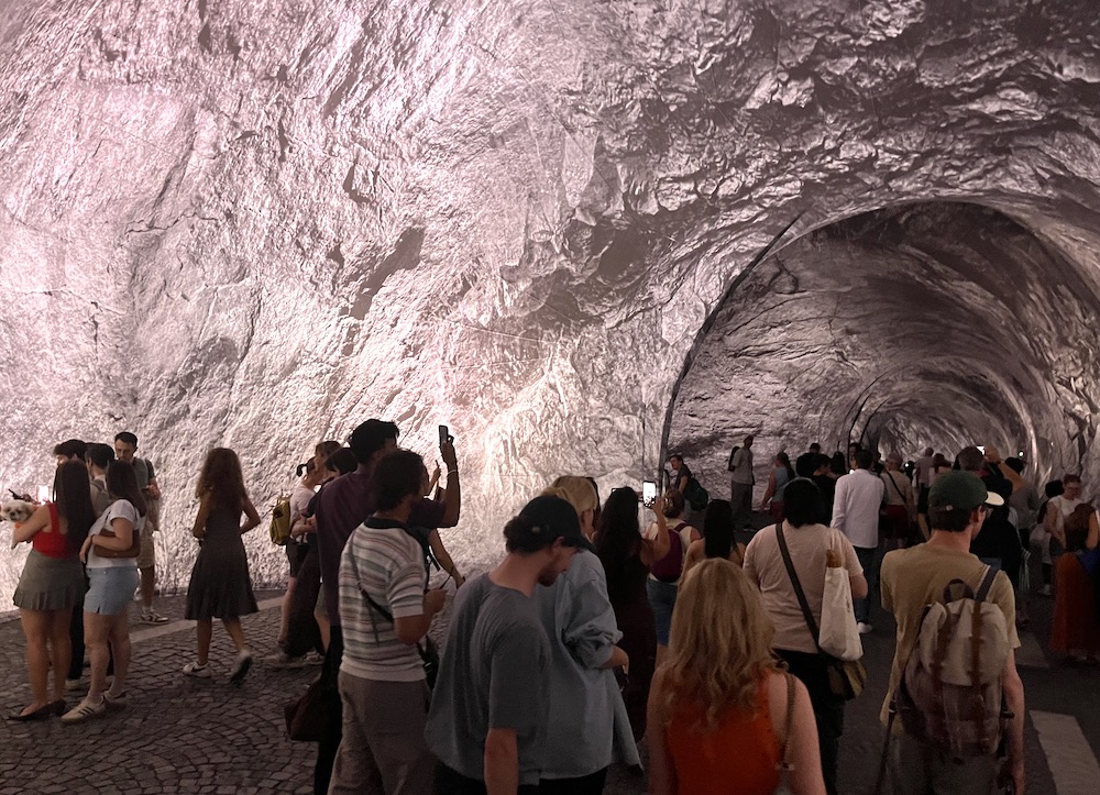 À l'intérieur de La caverne Pont Neuf ©Treviers/NAJA