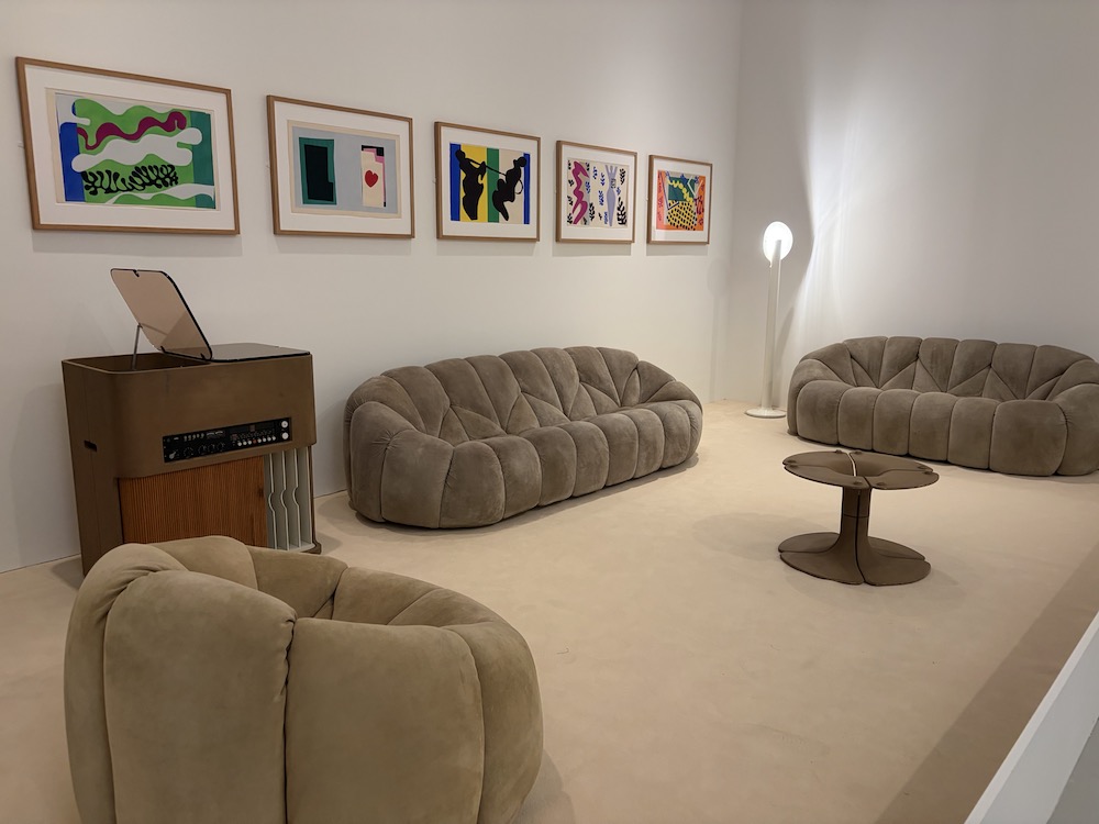 Le salon des tableaux, créé pour les appartements privés de Claude et Georges Pompidou à l'Élysée, a été réinstallé au musée Fabre, le temps de l'exposition 