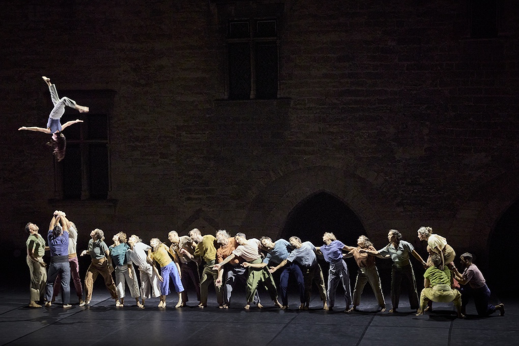 Le Collectif XY sur la scène du Palais des Papes au Festival d'Avignon