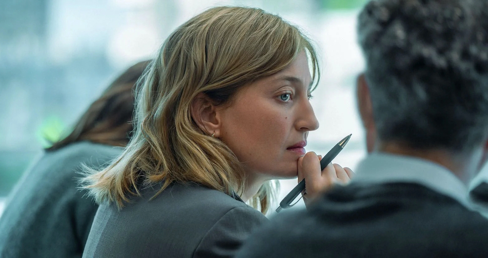 Le statut de directrice des ressources humaines d'une grande entreprise, qu'incarne Alba Rohrwacher, est le moteur du film de Stéphane Brizé, 